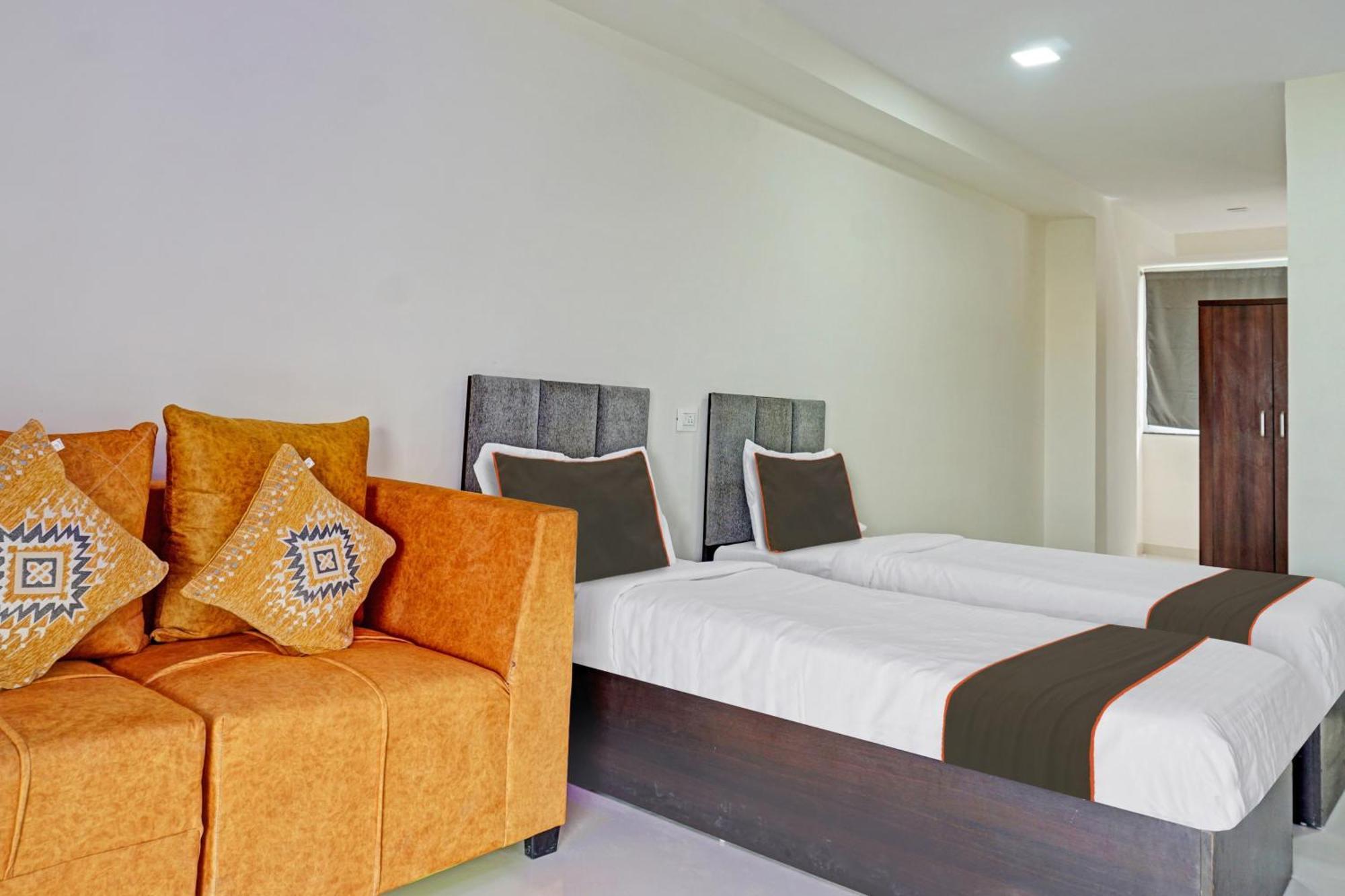 Super Collection O Rk Inn Chinchvad Экстерьер фото